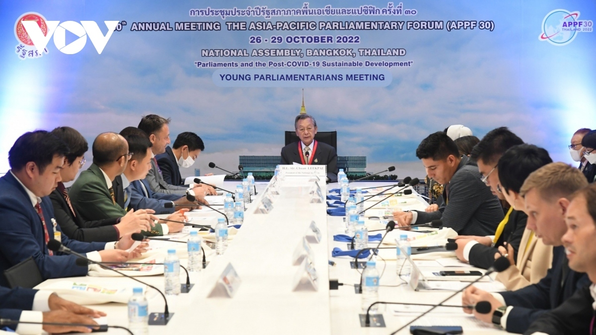 Vietnamese legislature shares experience in promoting post-COVID-19 economic recovery